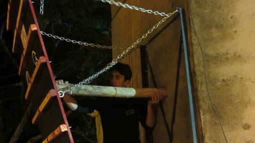 Parecendo mais um Instrumentto de tortura medieval, a Donzela de ferro promete castigar os tendões da galera!